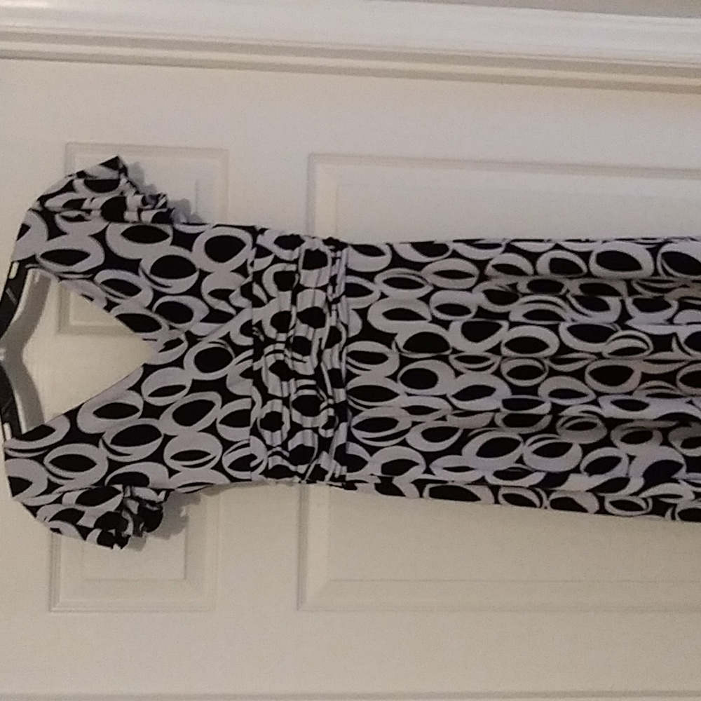Studio 1, b/w dress. - Picture 2 of 2